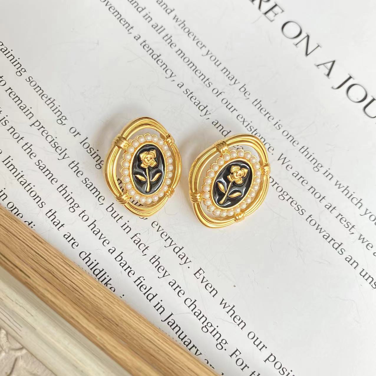 Vintage 3D Rose Elegant Earrings with Pearl and Gold Trim