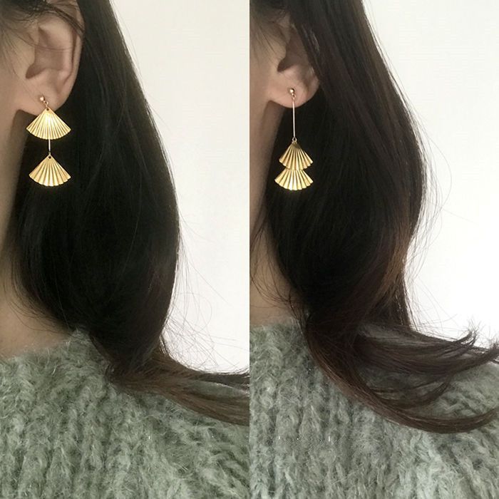 Retro Gold Fan Asymmetric Earrings