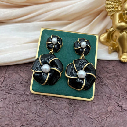 Mystic Noir Pearl Elegance Earrings