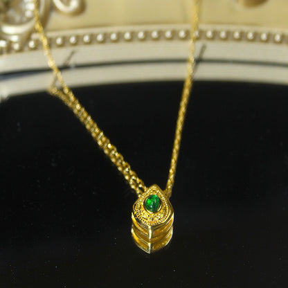 Regal Emerald Glow Necklace