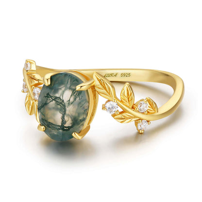 Between the Leaf Oval Moss Agate Ring (Yellow Gold)©