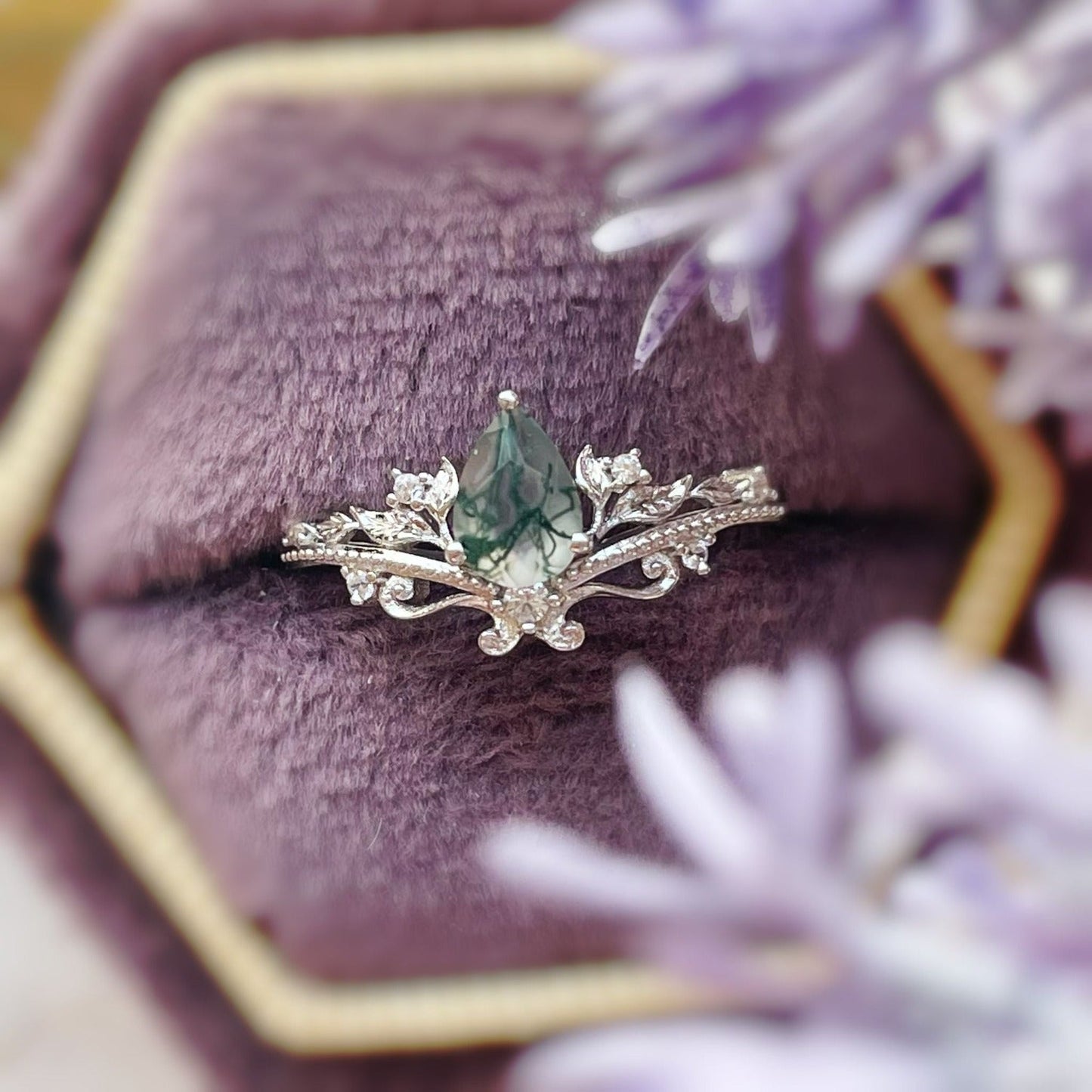 Lotus Moss Agate Ring (White Gold)©